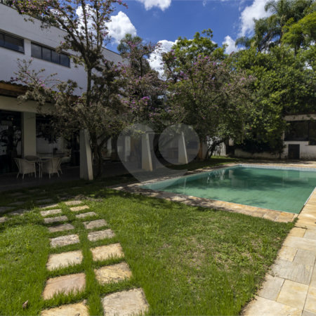 Sobrado à venda com 4 quartos, sendo 2 suítes,  em Vila Morumbi, São Paulo, SP