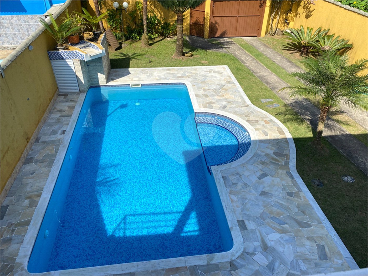 Casa à venda com 5 quartos, sendo 1 suíte,  em Boraceia, Bertioga, SP