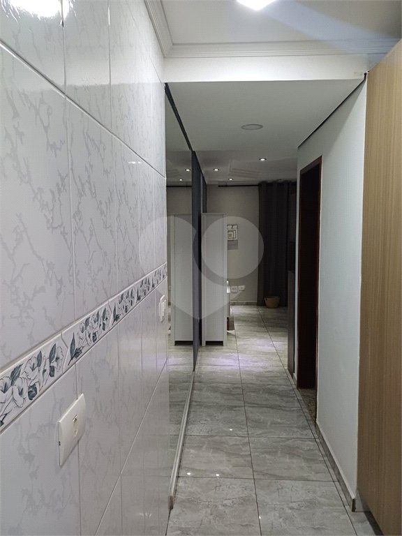 Sobrado à venda com 3 quartos em Calmon Viana, Poá, SP