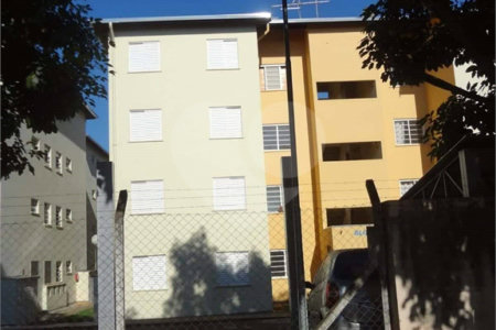 Apartamento no Condomínio Residencial Ipê I .
