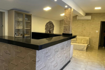 Casa à venda com 8 quartos, sendo 2 suítes, em Flórida, Praia Grande, SP