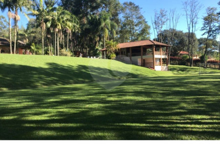 Chácara à venda com 5 quartos, sendo 2 suítes, em Taiaçupeba, Mogi das Cruzes, SP