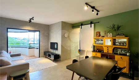 Apartamento à venda com 3 quartos, sendo 1 suíte,  em Vila Madalena, São Paulo, SP