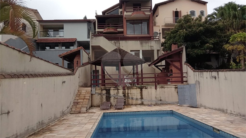 Sobrado à venda com 4 quartos, sendo 3 suítes,  em Horto Florestal, São Paulo, SP