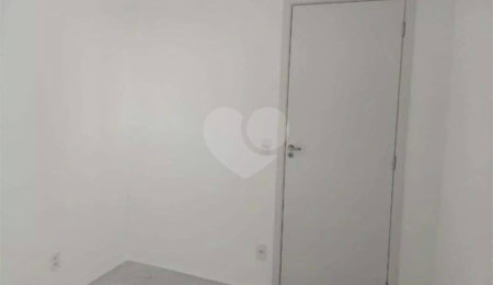 Apartamento à venda com 2 quartos em Parque Maria Helena, São Paulo, SP