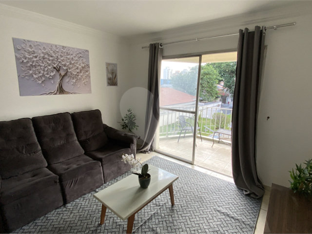 Apartamento à venda com 3 quartos, sendo 1 suíte,  em Campo Belo, São Paulo, SP