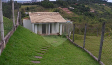 Casa à venda com 4 quartos, sendo 2 suítes,  em Pinhal, Jarinu, SP