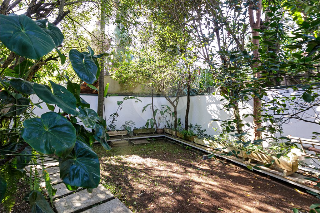Sobrado à venda com 3 quartos, sendo 1 suíte,  em Granja Julieta, São Paulo, SP
