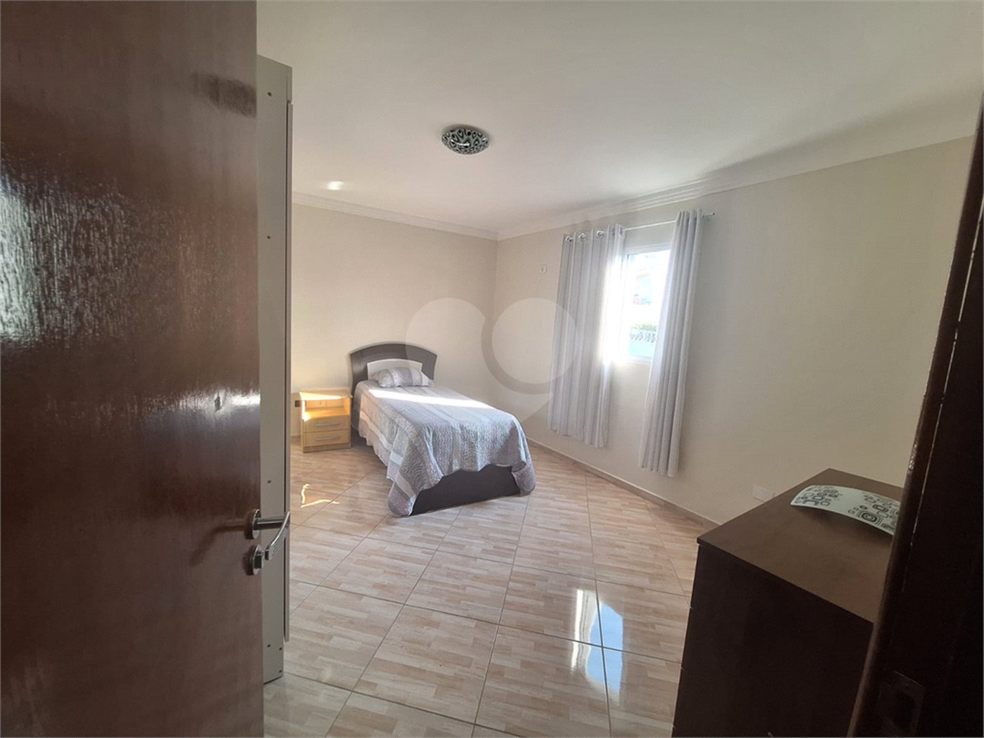 Sobrado à venda com 4 quartos, sendo 1 suíte,  em Vila São Geraldo, São Paulo, SP