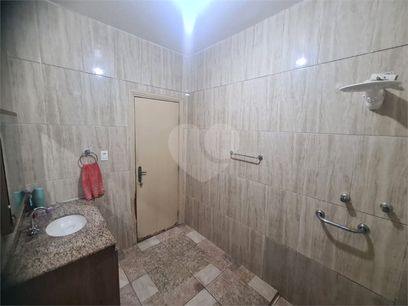 Sala à venda com 2 quartos, sendo 1 suíte,  no Centro, Itapetininga, SP