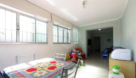 Sobrado à venda com 4 quartos, sendo 2 suítes,  em Vila Pompéia, São Paulo, SP