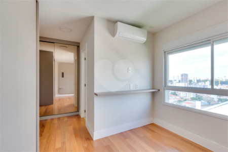 Apartamento à venda com 3 quartos, sendo 2 suítes, em Santo Amaro, São Paulo, SP