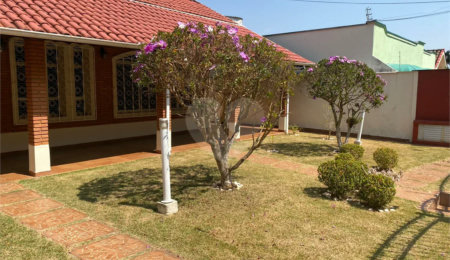 Casa à venda com 4 quartos, sendo 3 suítes,  em Jardim dos Estados, Poços de Caldas, MG