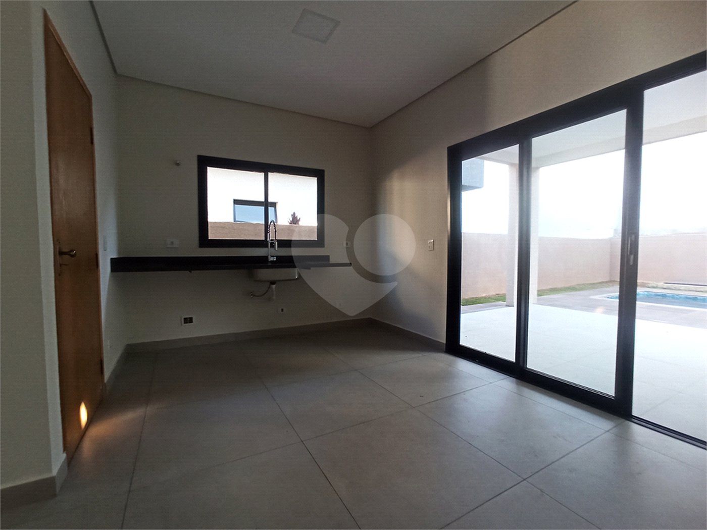 Casa à venda com 3 quartos, sendo 1 suíte, no condomínio Buona Vita, Atibaia - SP