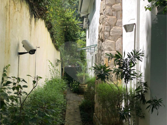 Sobrado à venda com 3 quartos, sendo 1 suíte,  em Panamby, São Paulo, SP