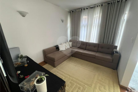 Casa à venda com 5 quartos, sendo 4 suítes, em Parque Maria Helena, São Paulo, SP