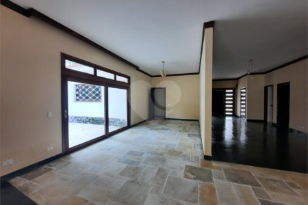 Casa Térrea à venda com 3 suítes em Interlagos, São Paulo, SP