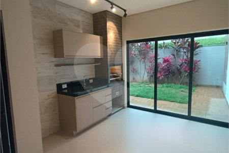 Casa para alugar com 3 quartos, sendo 1 suíte, no condomínio Recanto dos Paturis, Vinhedo - SP