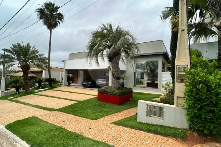 Casa térrea de alto padrão no Park Campestre 1