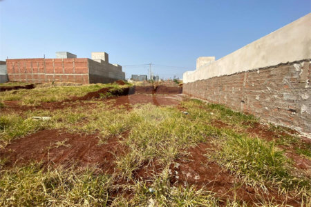Terreno à Venda no Bairro Salto do Monjolinho