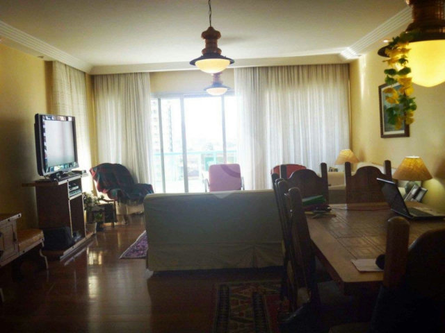 Apartamento à venda com 4 quartos, sendo 1 suíte,  em Chácara Santo Antônio (zona Sul), São Paulo, SP