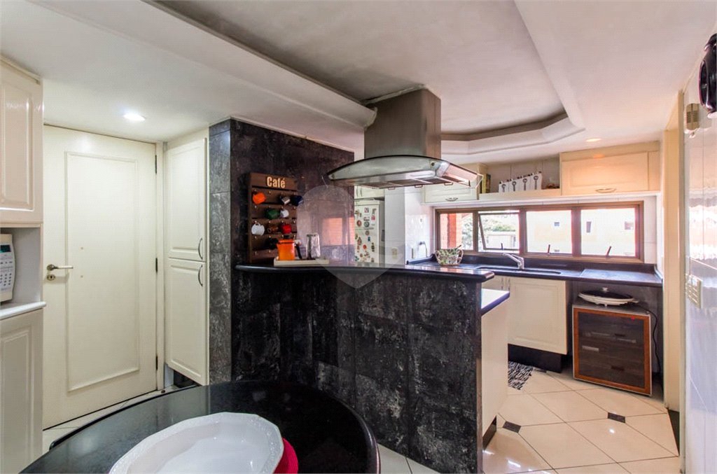 Apartamento com 4 quartos, 3 suítes, 6 vagas, 280 m²Sumaré Alto Padrão