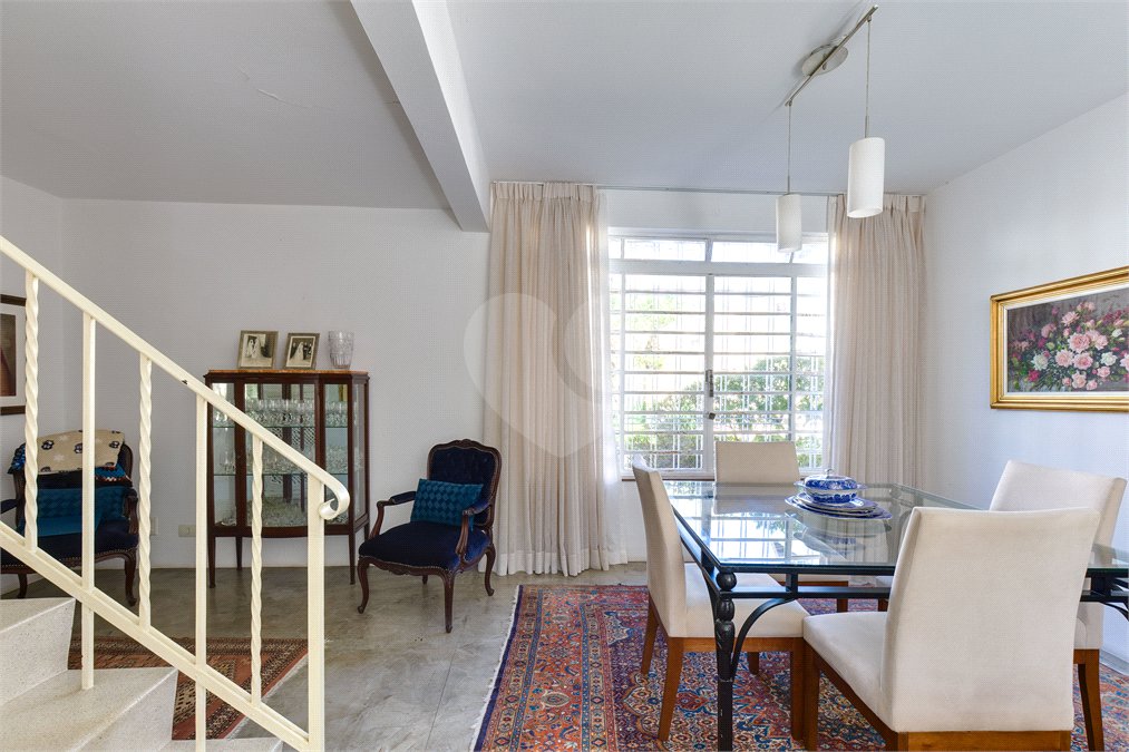 Casa de Vila à venda com 4 quartos, sendo 1 suíte, em Alto da Boa Vista, São Paulo, SP