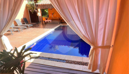 Casa à venda com 4 quartos, sendo 2 suítes,  em Barra Velha, Ilhabela, SP