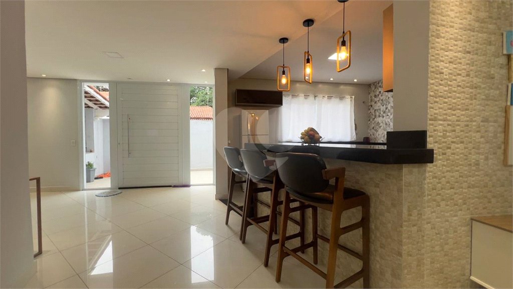 Casa à venda com 3 quartos, sendo 1 suíte,  no condomínio Jardim das Flores, Sorocaba - SP