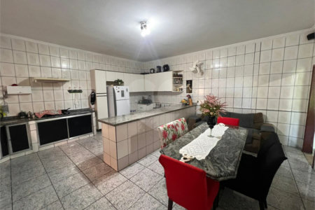 Casa à venda com 2 quartos, sendo 1 suíte, em Vila Barth, Itapetininga, SP