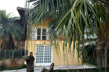 Casa à venda com 4 suítes em Vila Petrópolis, Atibaia, SP