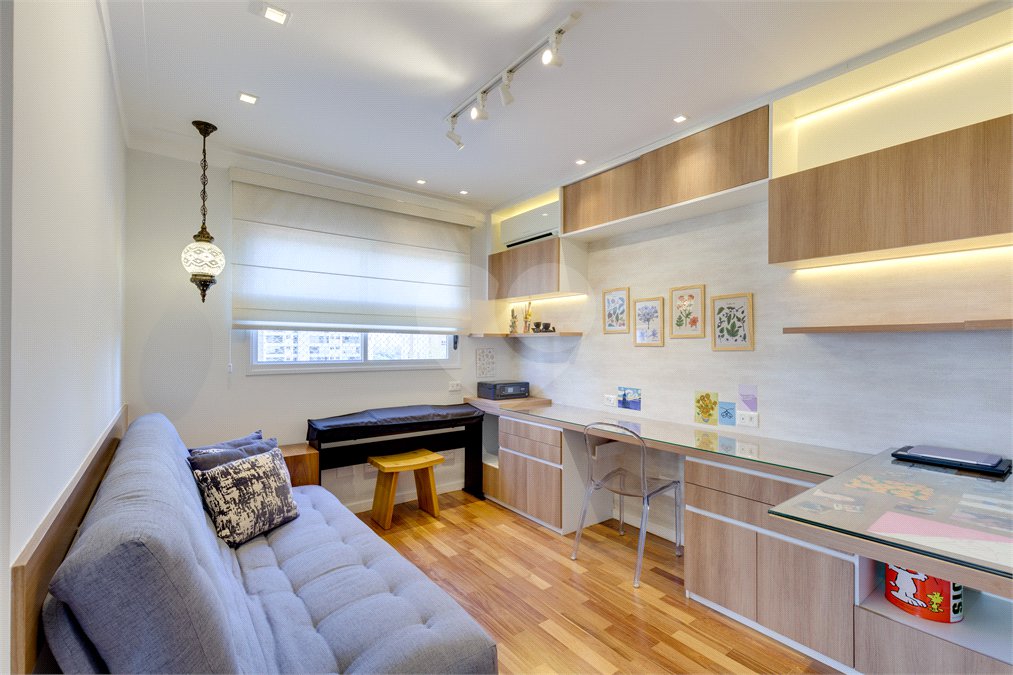 Apartamento à venda com 4 quartos, sendo 2 suítes, em Campo Belo, São Paulo, SP