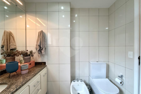 Apartamento à venda com 3 suítes em Campo Belo, São Paulo, SP