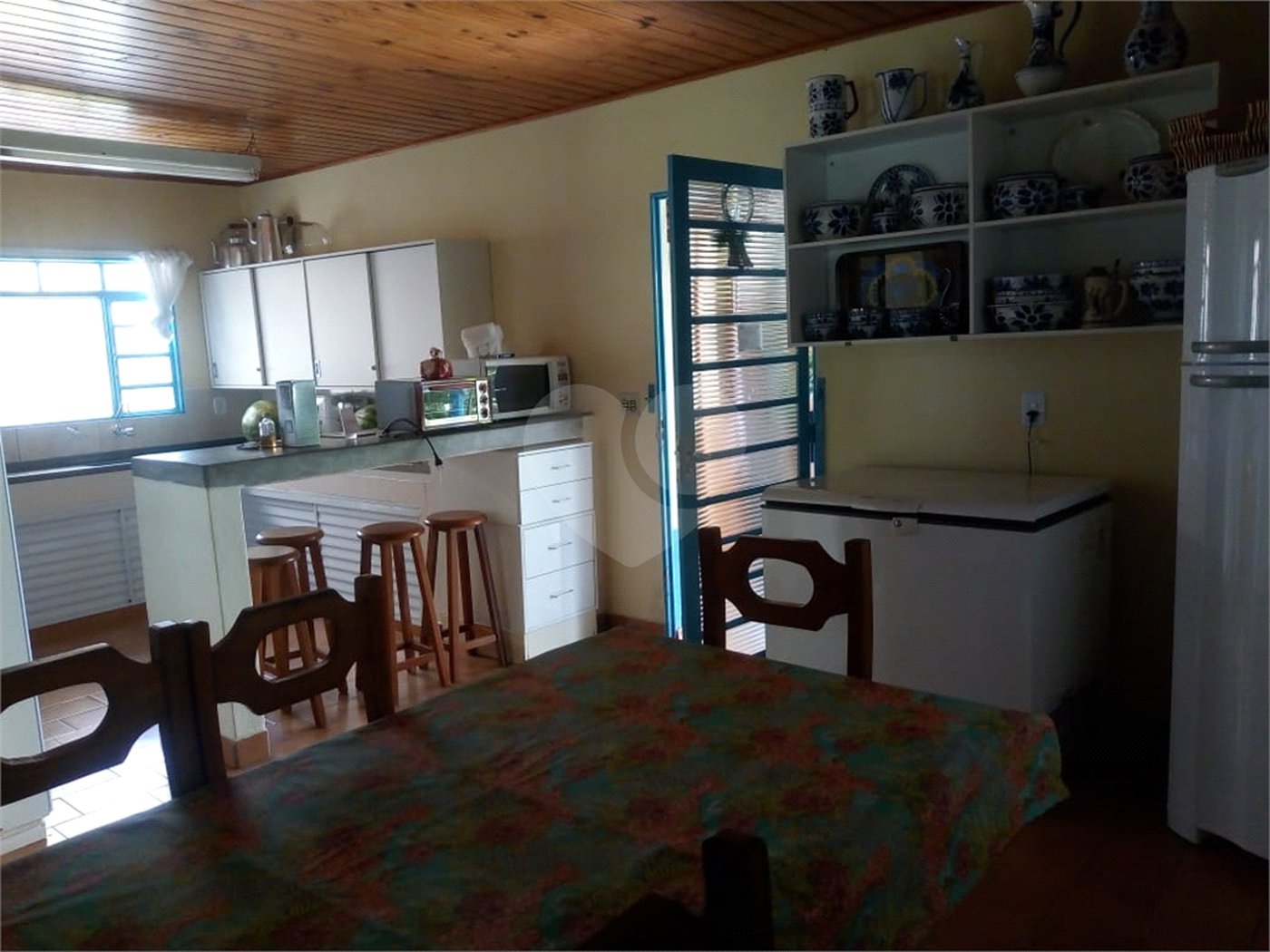 Chácara à venda com 5 quartos, sendo 2 suítes,  no Centro, Sarapuí, SP
