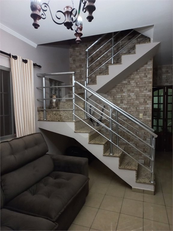 Casa à venda com 3 quartos no condomínio Residencial Rubi, Mogi das Cruzes - SP