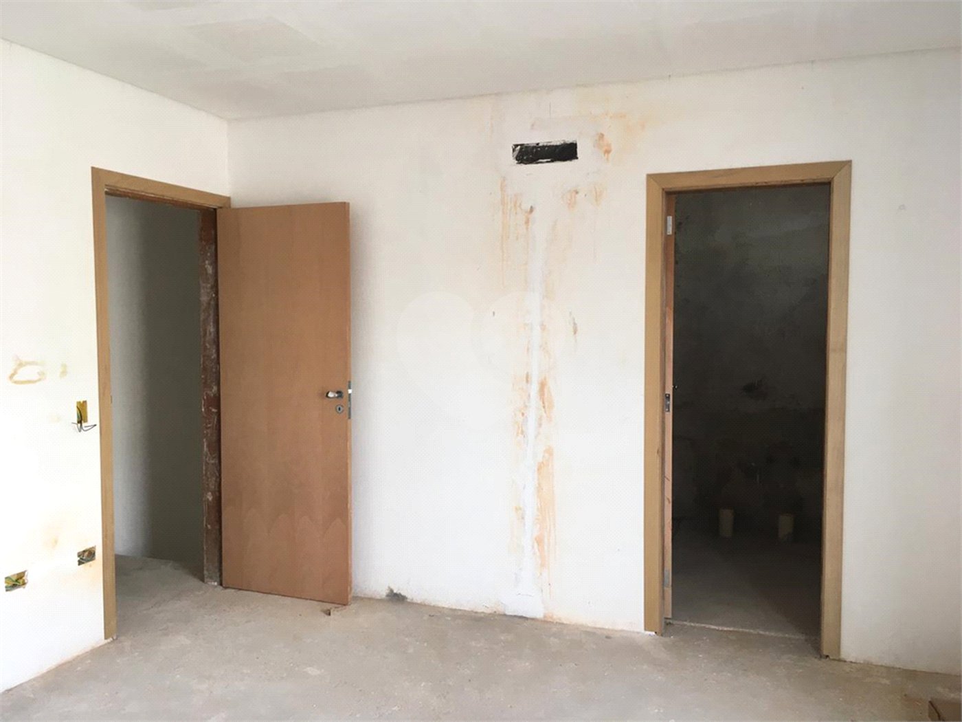 Casa à venda com 4 quartos, sendo 3 suítes,  em Vila Monumento, São Paulo, SP
