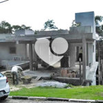 Casa à venda com 4 quartos, sendo 3 suítes, no condomínio Cantareira, Mairiporã - SP