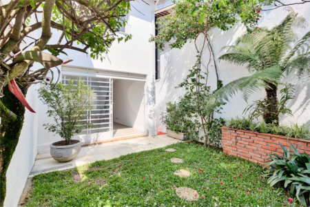 Casa de Vila à venda com 4 quartos, sendo 2 suítes, em Alto da Boa Vista, São Paulo, SP