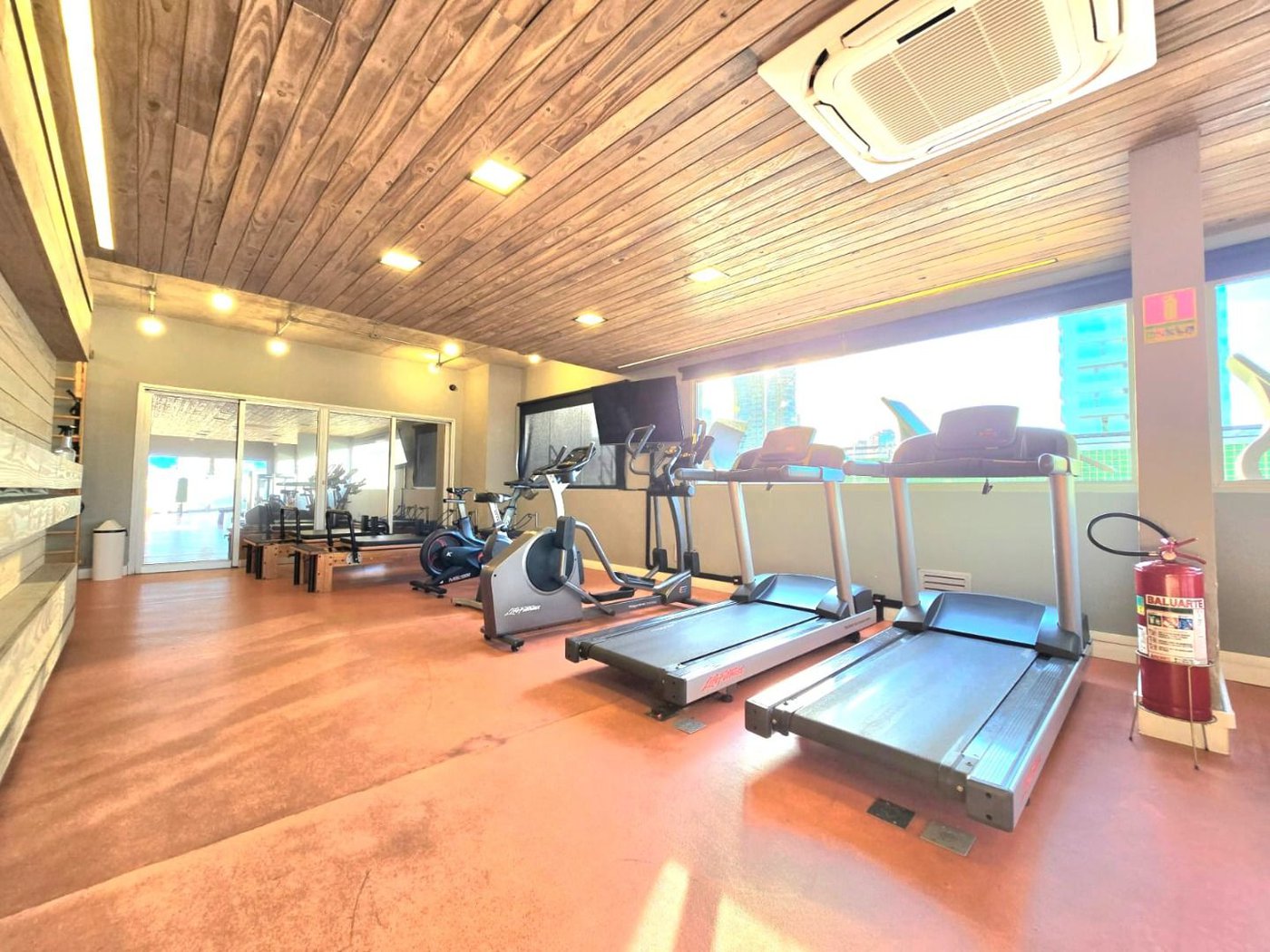 Apartamento com 2 dormitórios à venda, 74 m² por R$ 1.010.000,00 - Embaré - Santos/SP