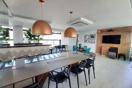 Apartamento Residencial à venda, Pitangueiras, Guarujá - AP0136.