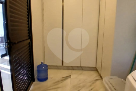 Casa à venda com 4 suítes no condomínio Porto Atibaia, Atibaia - SP