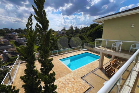Apresento essa belíssima casa no Condomínio Delle Stelle - Louveira SP