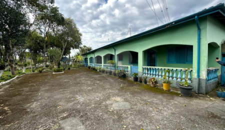 Chácara à venda ou para alugar com 4 quartos, sendo 1 suíte,  em Chácaras Rurais Guararema, Jacareí, SP