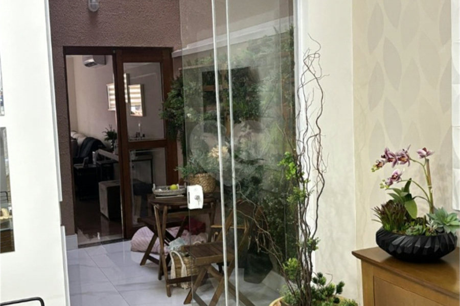 Sobrado à venda com 4 quartos, sendo 1 suíte, em Vila Floresta, Santo André, SP