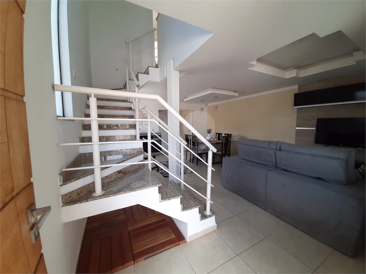 Sobrado à venda com 3 quartos, sendo 1 suíte, em Vila Suissa, Mogi das Cruzes, SP