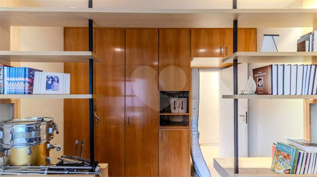 Apartamento à venda com 3 quartos, sendo 1 suíte,  em Higienópolis, São Paulo, SP