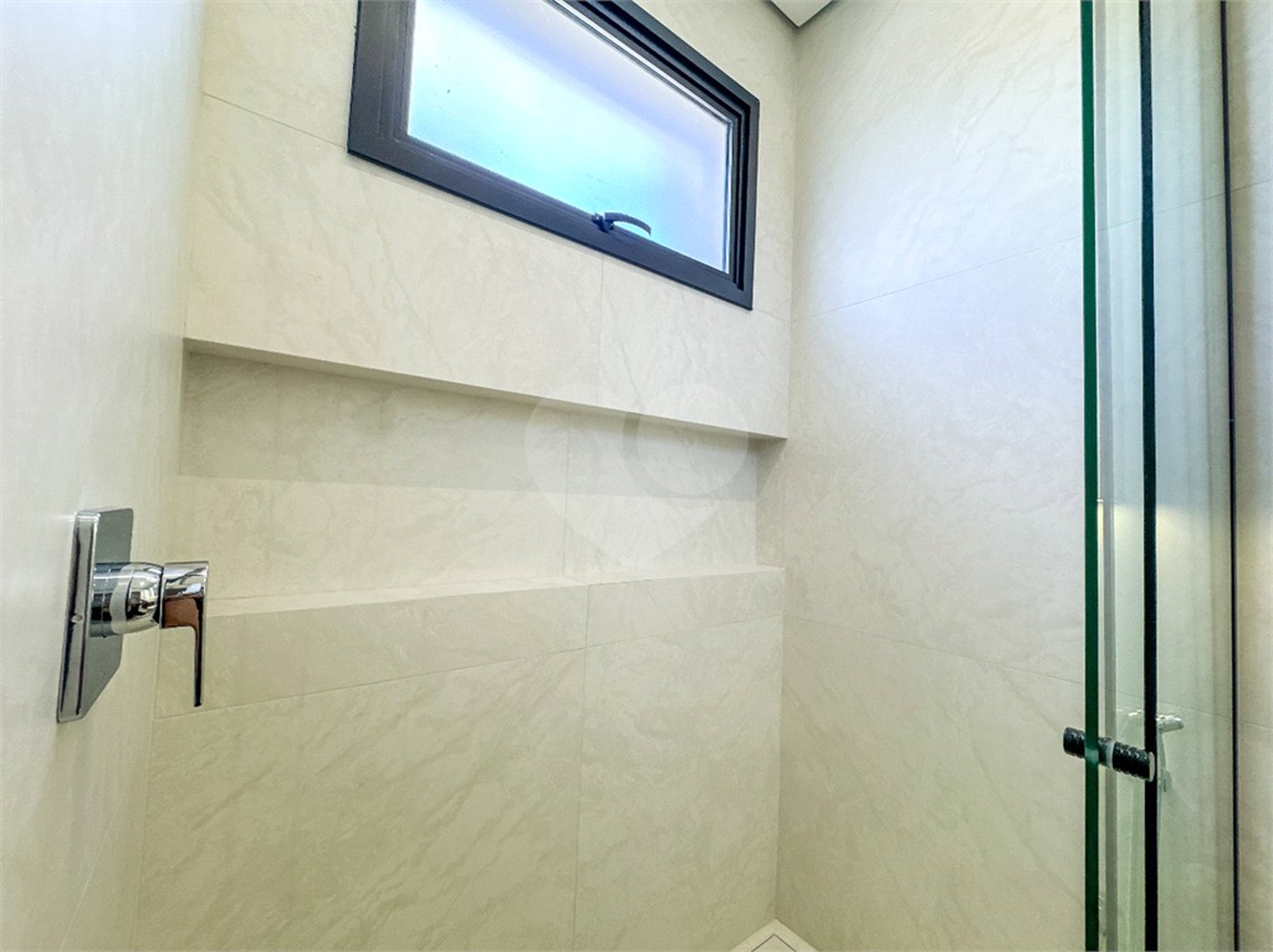 Casa à venda com 3 suítes no condomínio Villa dos Pinheiros, Indaiatuba - SP