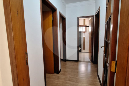 Casa à venda com 3 suítes no condomínio Bosque de Grevilea, Vinhedo - SP