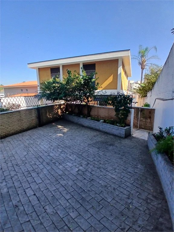Sobrado à venda com 4 quartos, sendo 2 suítes,  em Jardim Leonor, São Paulo, SP