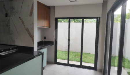 Casa à venda com 2 suítes no condomínio Vue 26, Atibaia - SP
